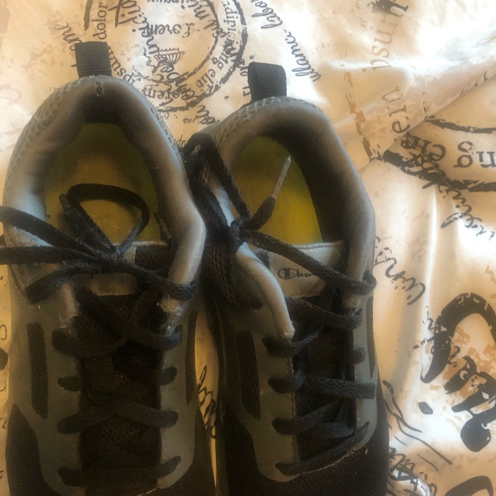 Boys shoes